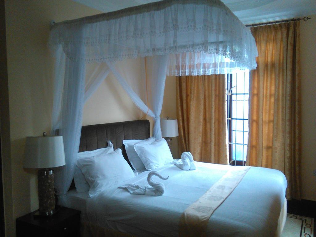 Lantana Hotel Daressalam Zimmer foto